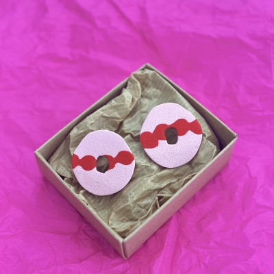 Abstract shape polymer clay and earrings with pink and red color